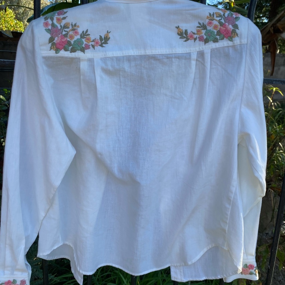Carole Little White Floral Embroidered Button Down Shirt - Picture 2 of 5
